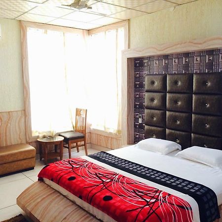 Maharaja Palace Hotel Rohtak ภายนอก รูปภาพ