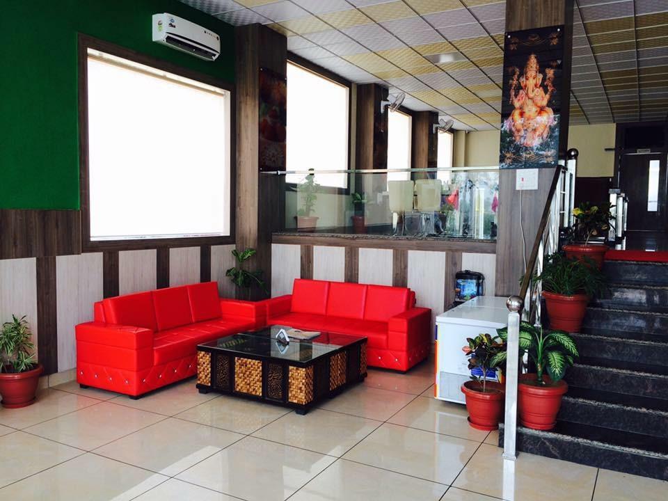 Maharaja Palace Hotel Rohtak ภายนอก รูปภาพ