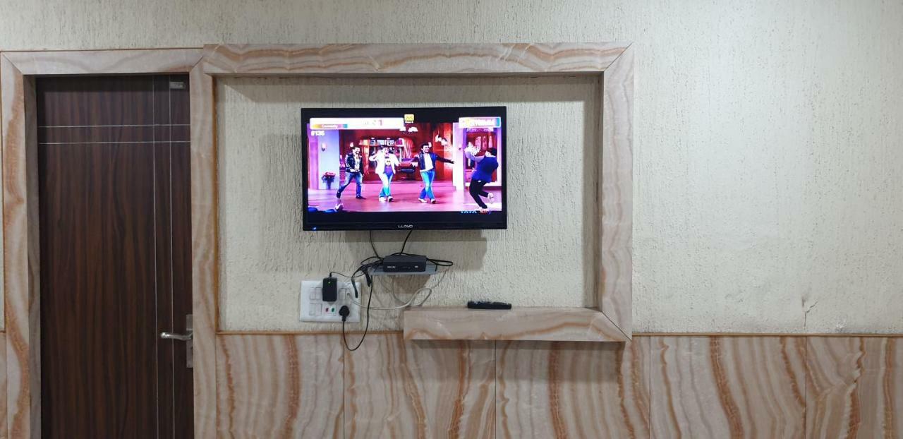 Maharaja Palace Hotel Rohtak ภายนอก รูปภาพ