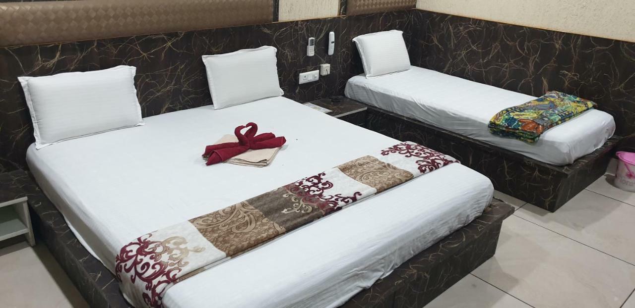 Maharaja Palace Hotel Rohtak ภายนอก รูปภาพ