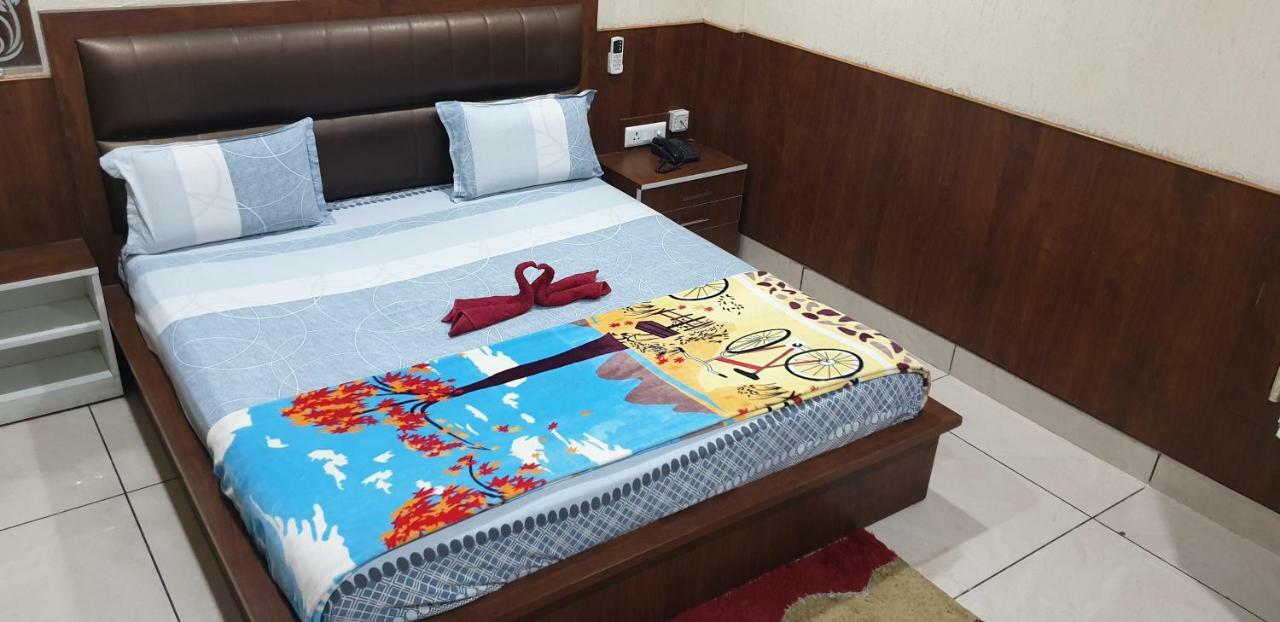Maharaja Palace Hotel Rohtak ภายนอก รูปภาพ